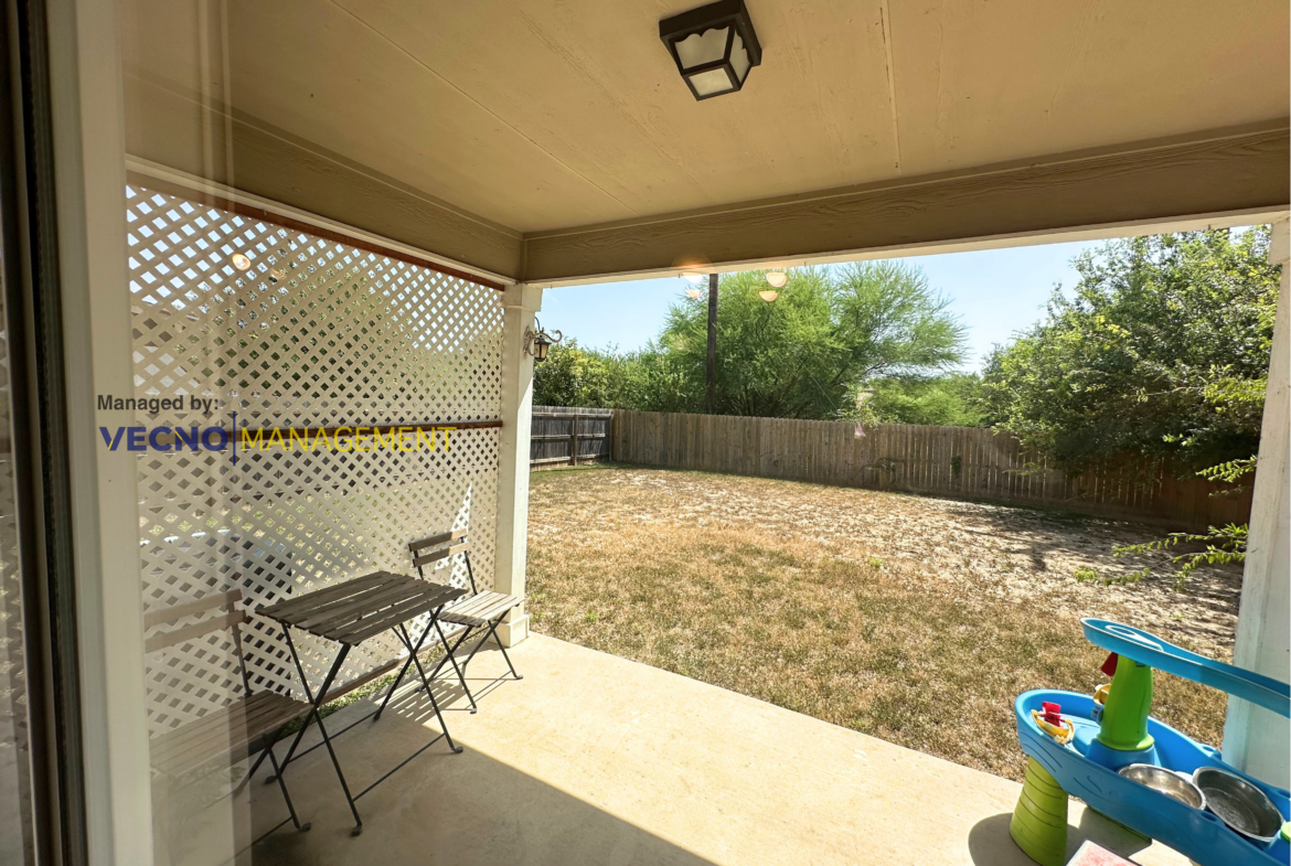 11922 Meadow Wells