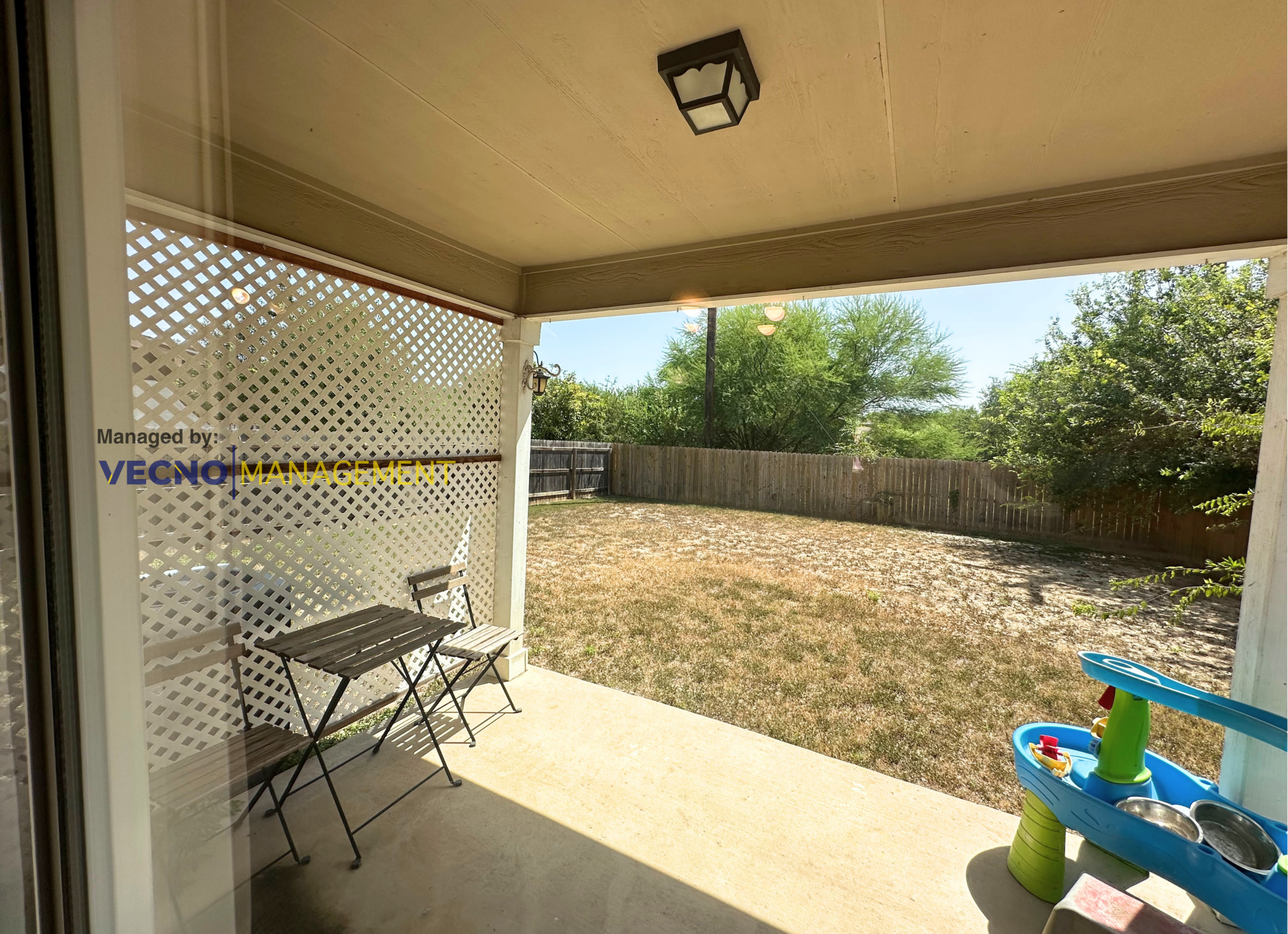 11922 Meadow Wells